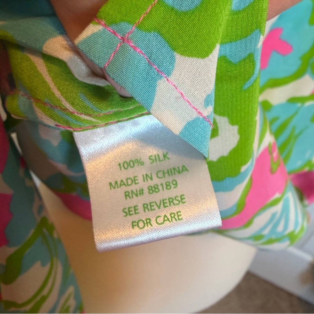 Lilly Pulitzer Elsa Silk in a Delicacy Floral Pink, Blue and Green Top size xs - Picture 12 of 14